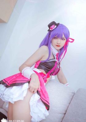 欧美铂金色头发_4K免费观看